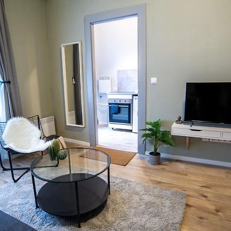Cozy Apartment On The Boulevard. Budapest Eksteriør billede